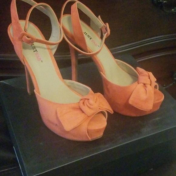 Heels - Picture 2 of 3